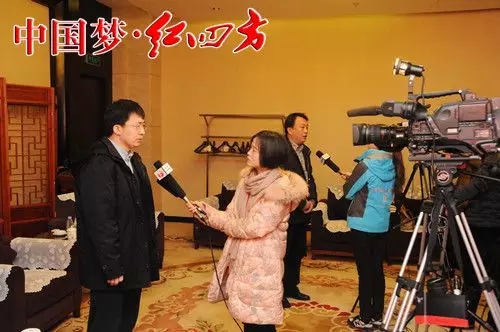 媒體爭相采訪